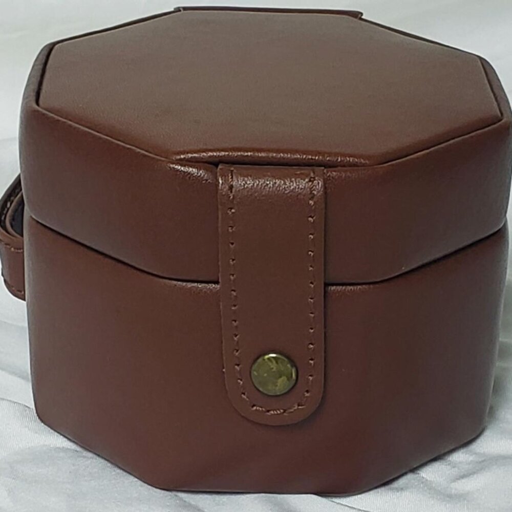 VINTAGE WOLF DESIGNS BROWN OCTAGON LEATHER TRAVEL JEWWLRY CASE-NEW